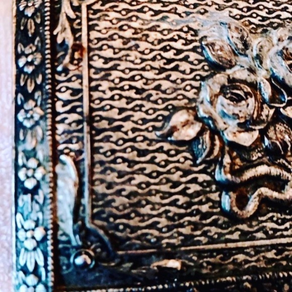 Vintage Metal Flower & Angel Embossed Footed Trinket Box. - Picture 4 of 8